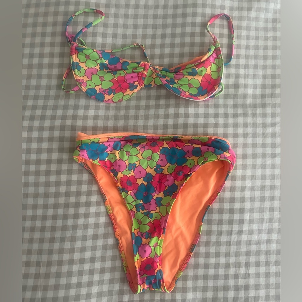 Frankie’s bikini set